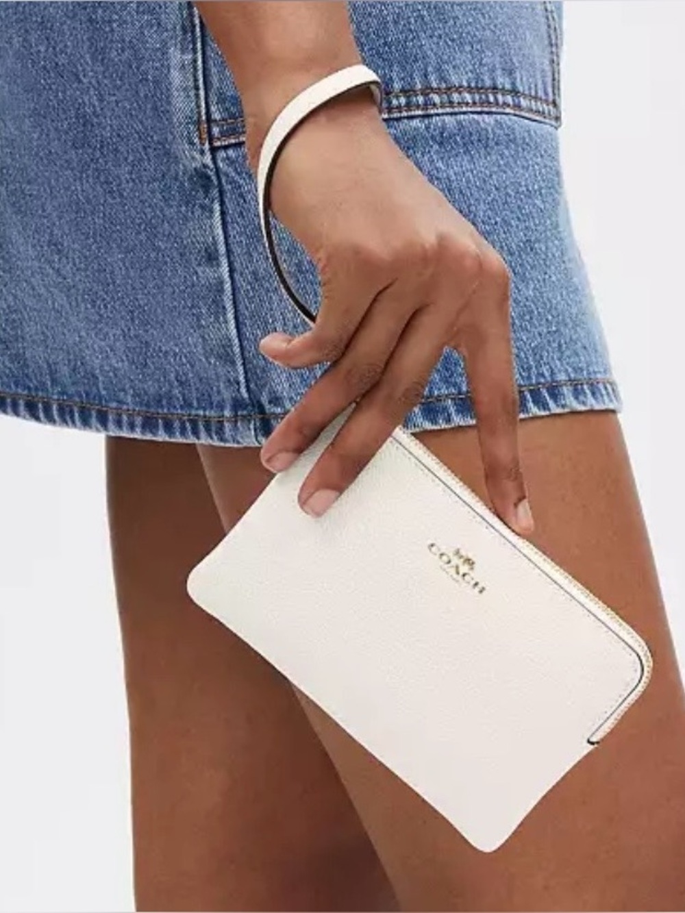 Coach Corner Zip Wristlet Chalk (Ivory)